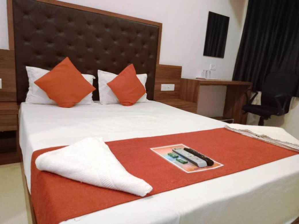 Sai Deep Lodging Nová Bombaj Exteriér fotografie